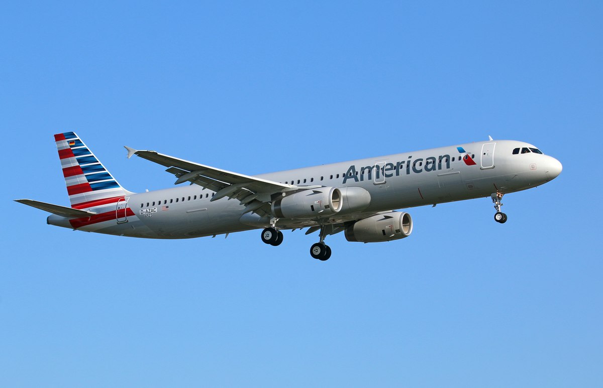 Photo of American Airlines N921US, Airbus A321