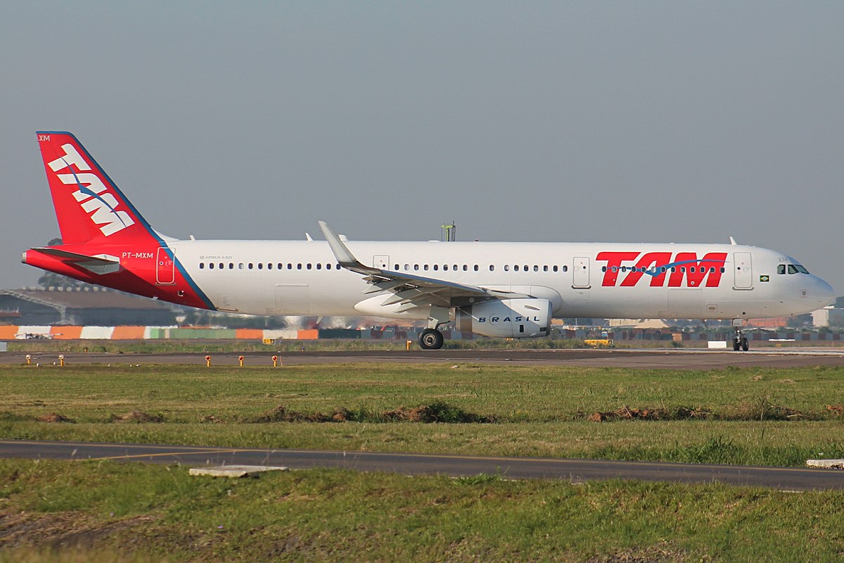 Photo of LATAM Airlines Brasil PT-MXM, Airbus A321
