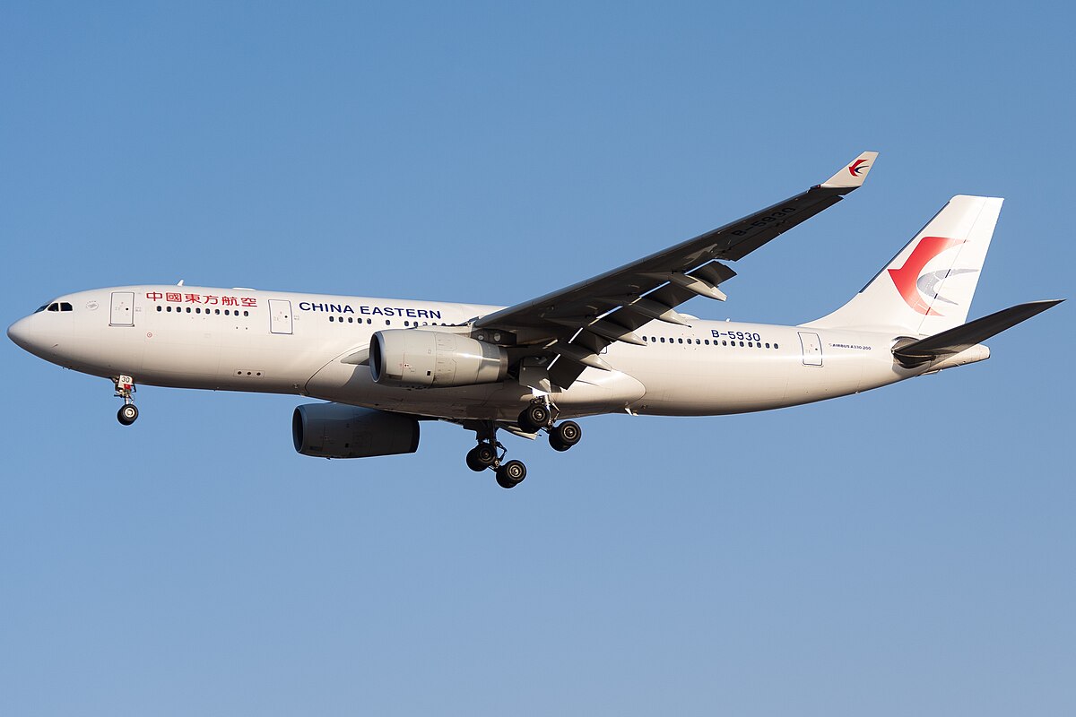 Photo of China Eastern Airlines B-5930, Airbus A330-200