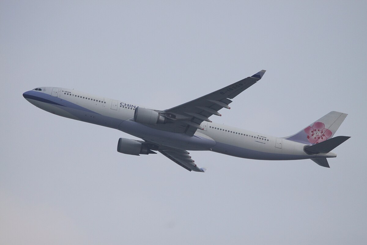 Photo of China Airlines B-18309, Airbus A330-300