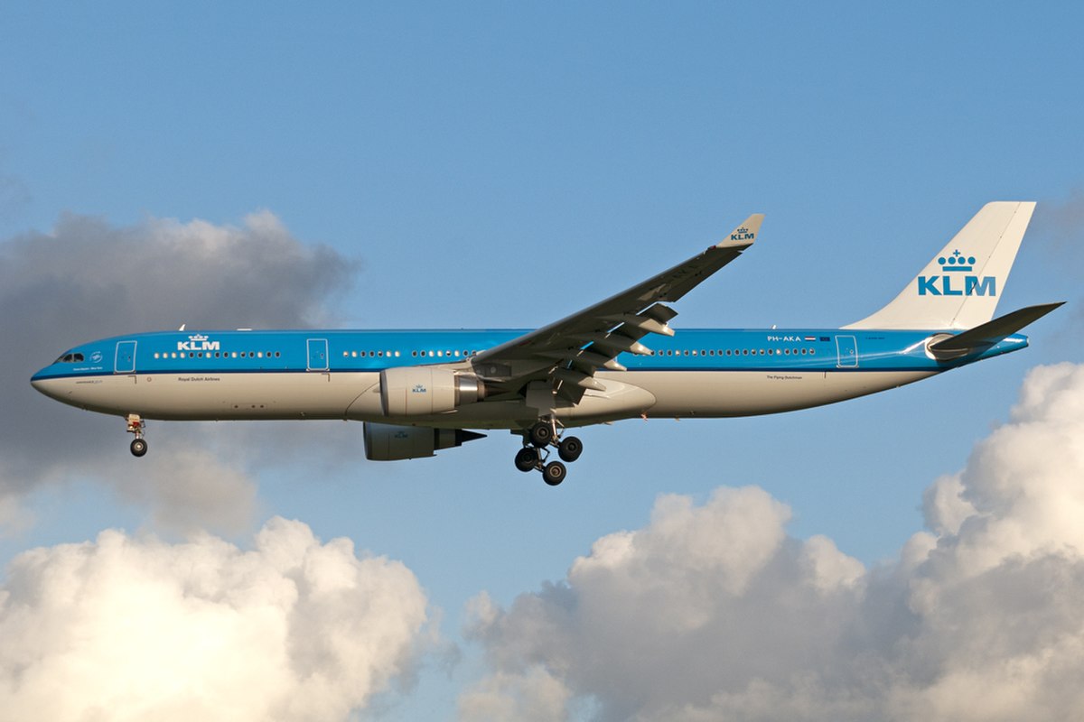 Photo of KLM PH-AKA, Airbus A330-300