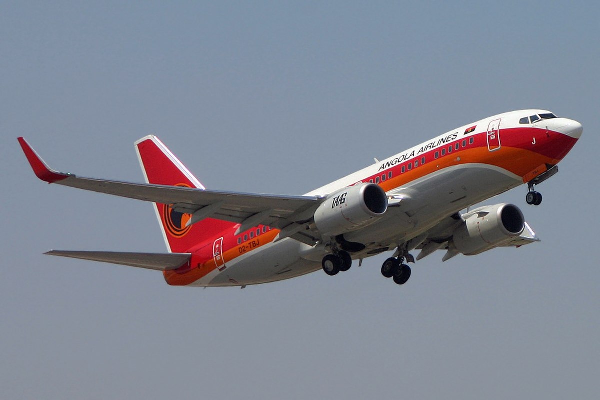 Photo of TAAG Angola Airlines D2-TBJ, Boeing 737-700