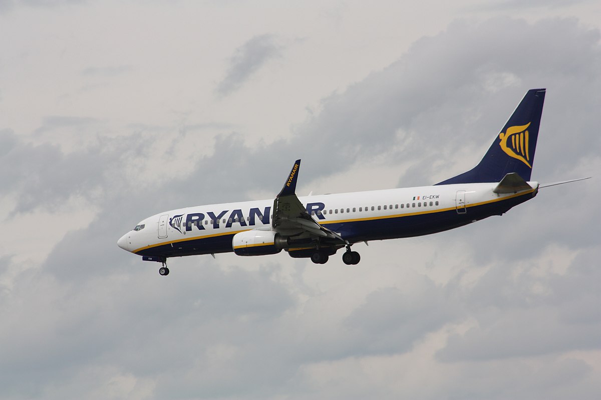 Photo of Ryanair EI-EKW, Boeing 737-800