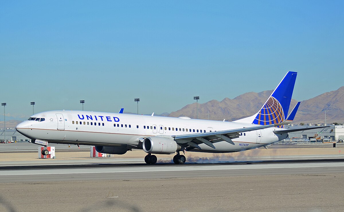 Photo of United N57439, Boeing 737-900