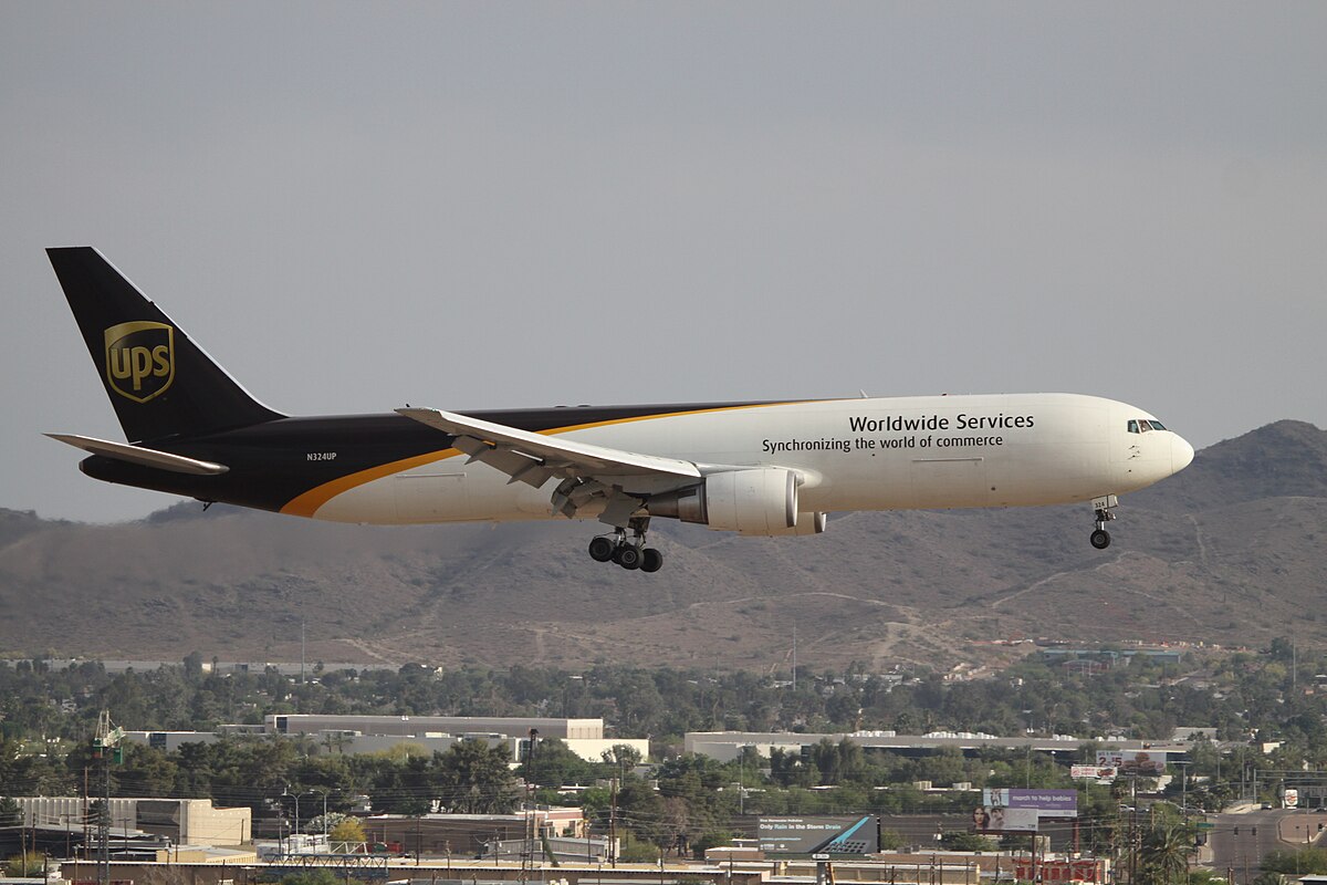 Photo of UPS N324UP, Boeing 767-300