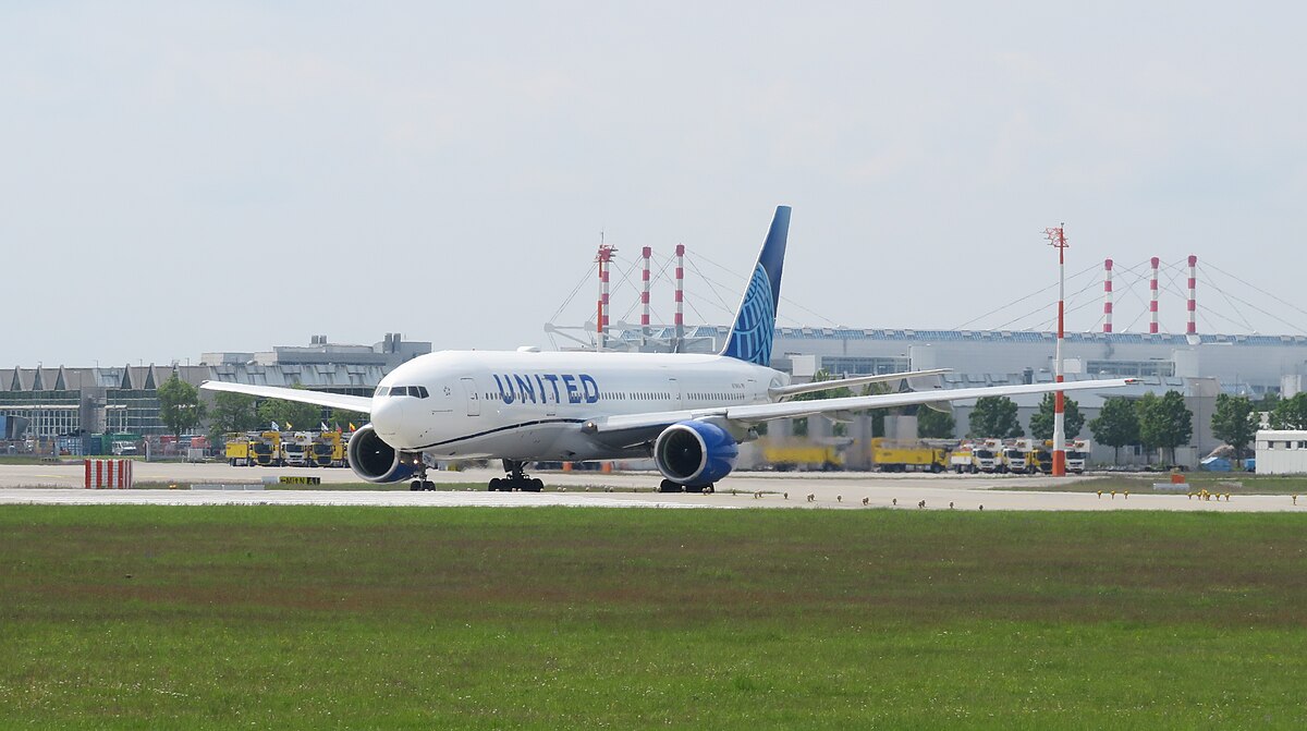 Photo of United N798UA, Boeing 777-200