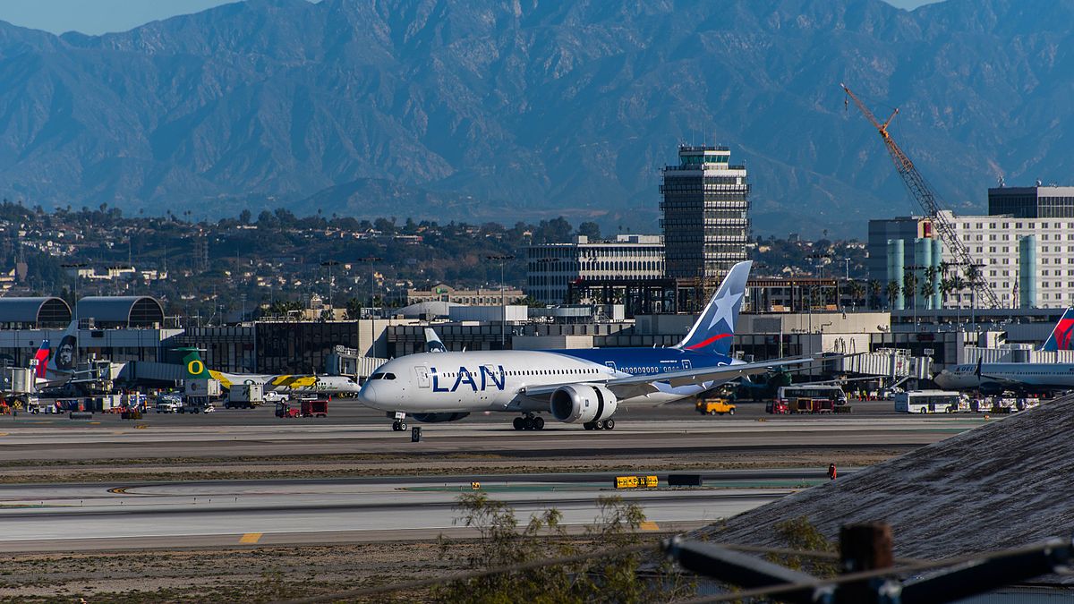 Photo of LATAM Airlines Brasil CC-BBI, Boeing 787-8 Dreamliner