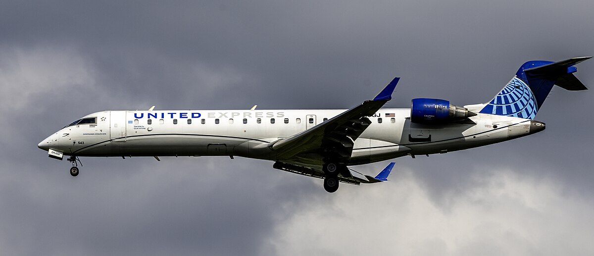 Photo of GoJet Airlines N543GJ, Canadair CRJ-700