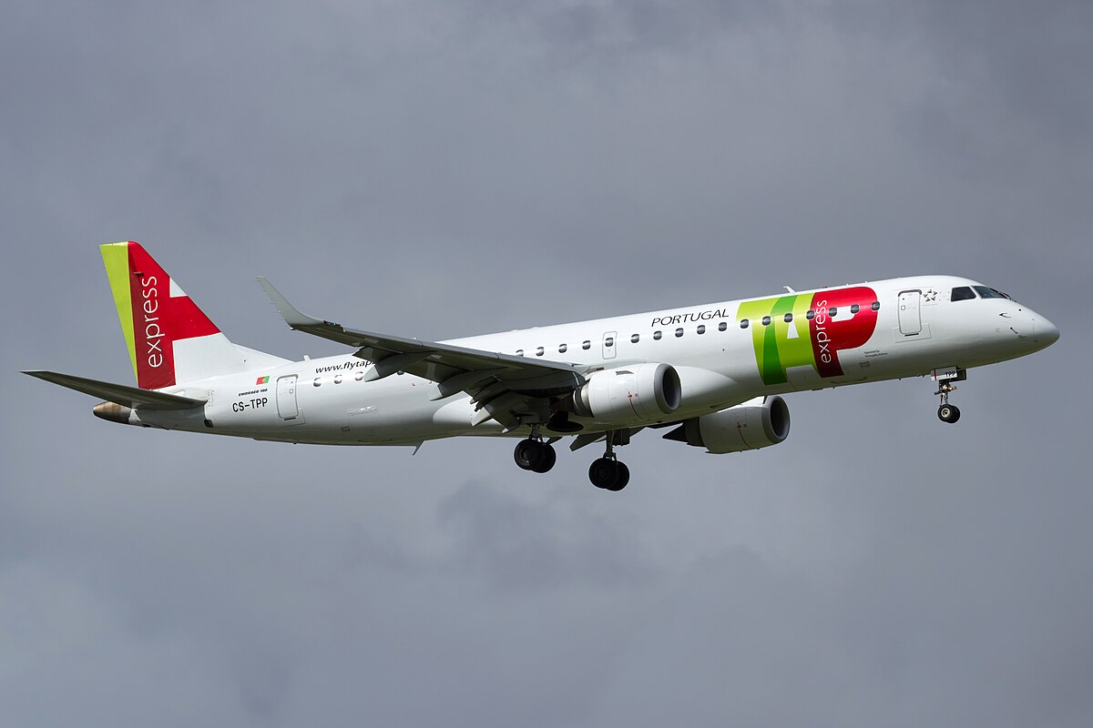 Photo of PGA Portugalia Airlines CS-TPP, Embraer ERJ-190
