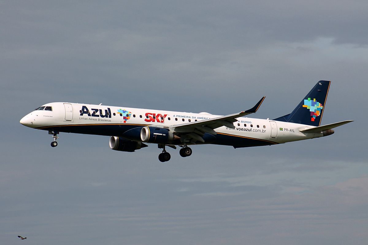 Photo of Azul Linhas Aereas PR-AYL, Embraer ERJ-195