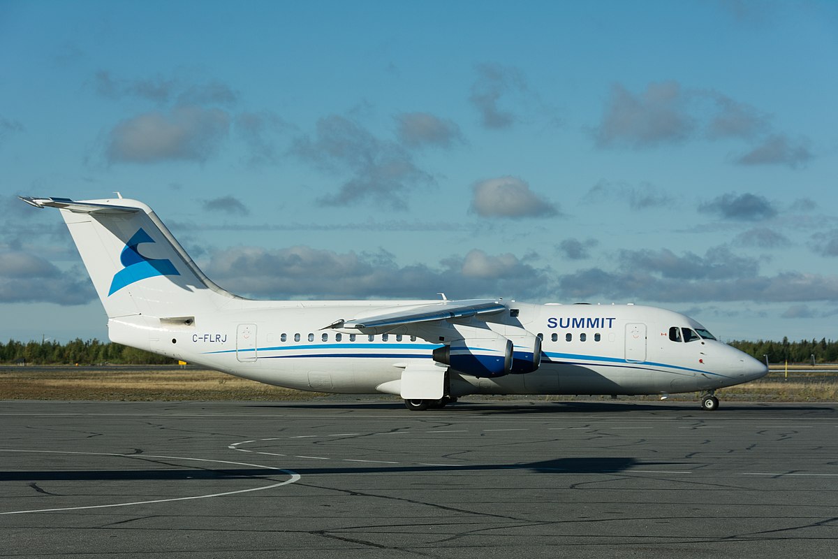 Photo of Summit Air C-FLRJ, AVRO RJ-85 Avroliner