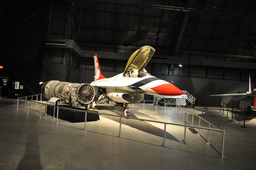 Image of General Dynamics F-16A Fighting Falcon