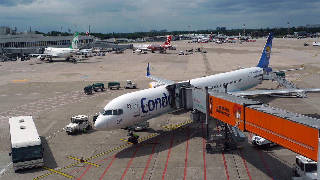 Image of Condor D-ABOJ at Dusseldorf International Airport
