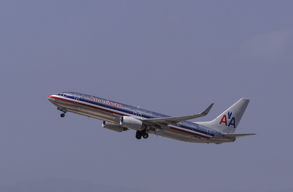Image of American Airlines - N865NN