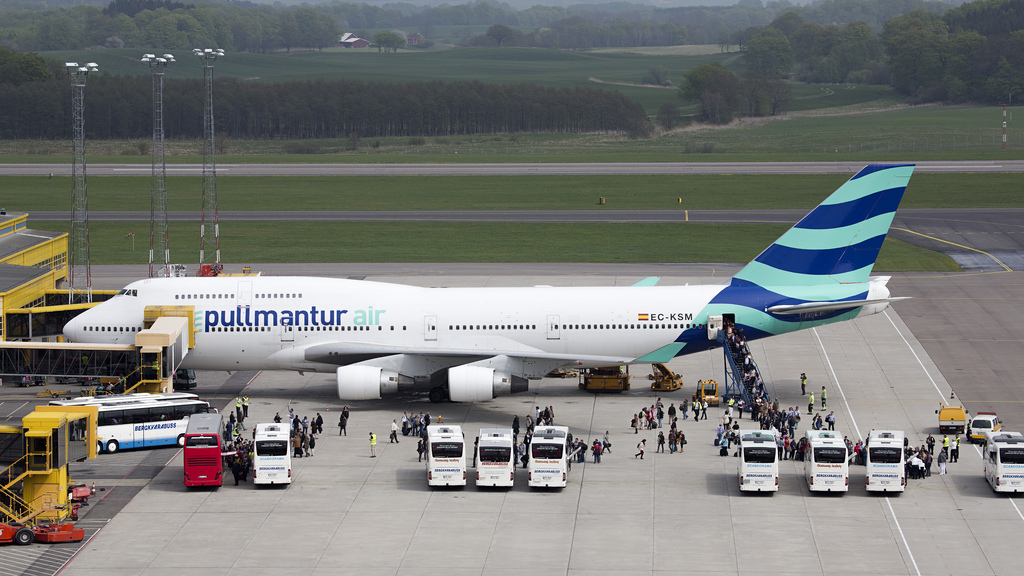 Image of Malmo Airport Pullmantur Air 20130511 1107F