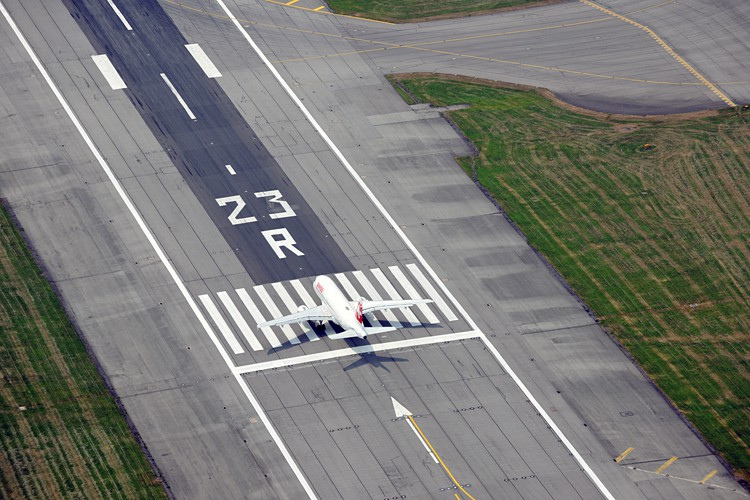 Image of swissair_take_off_manchester