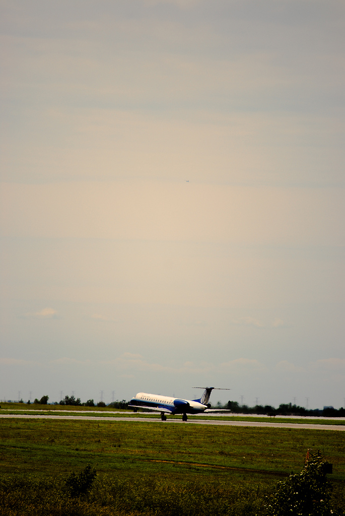 Image of United takeoff 3