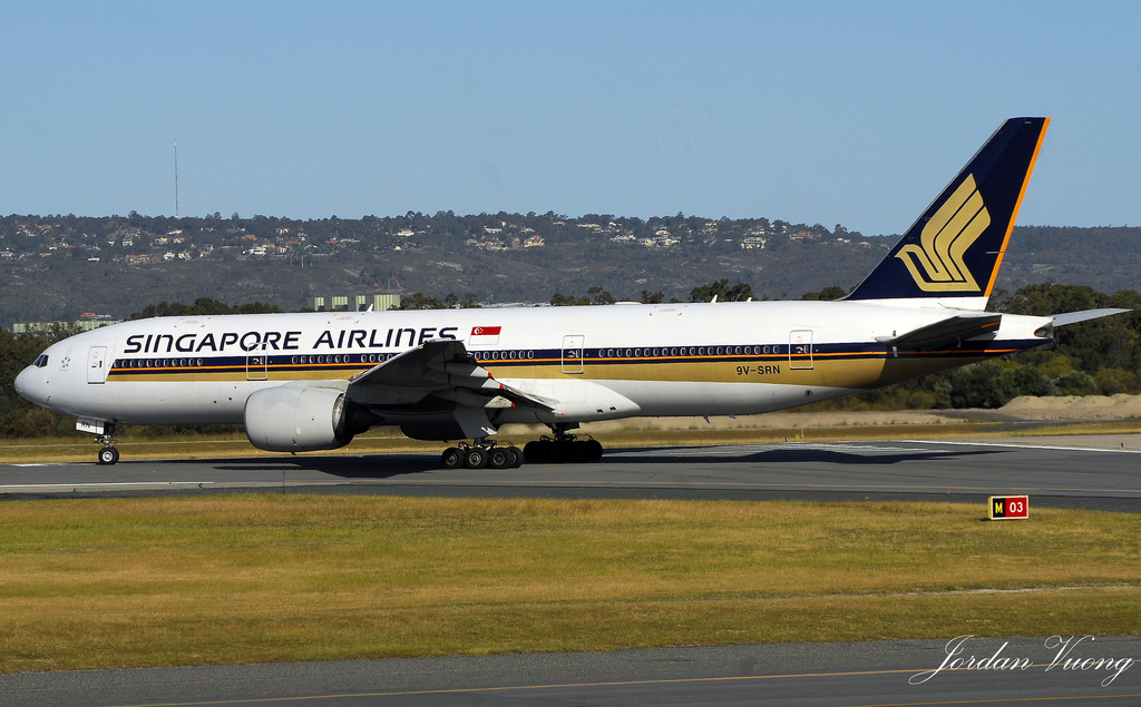 Image of Singapore Airlines 777-212 9V-SRN