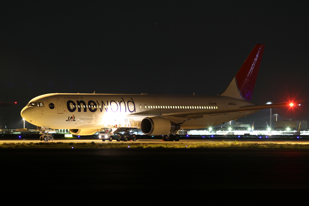 Image of JAL B767-300ER(JA604J)