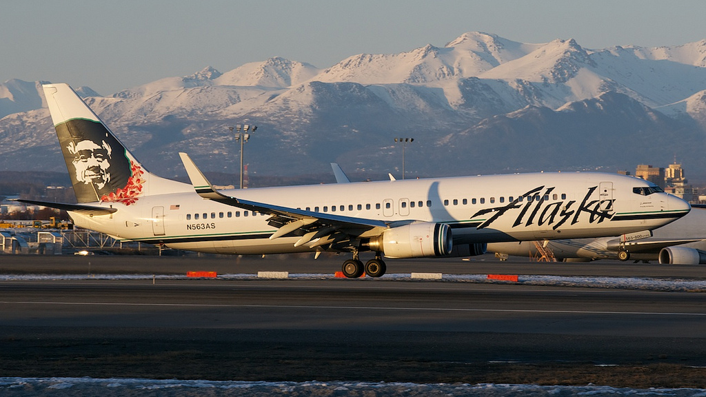 Image of Alaska Airlines Boeing 737-800 N563AS
