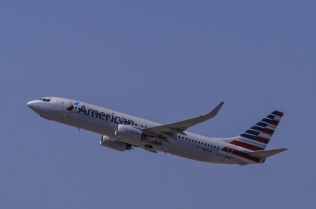 Image of American Airlines - N983AN