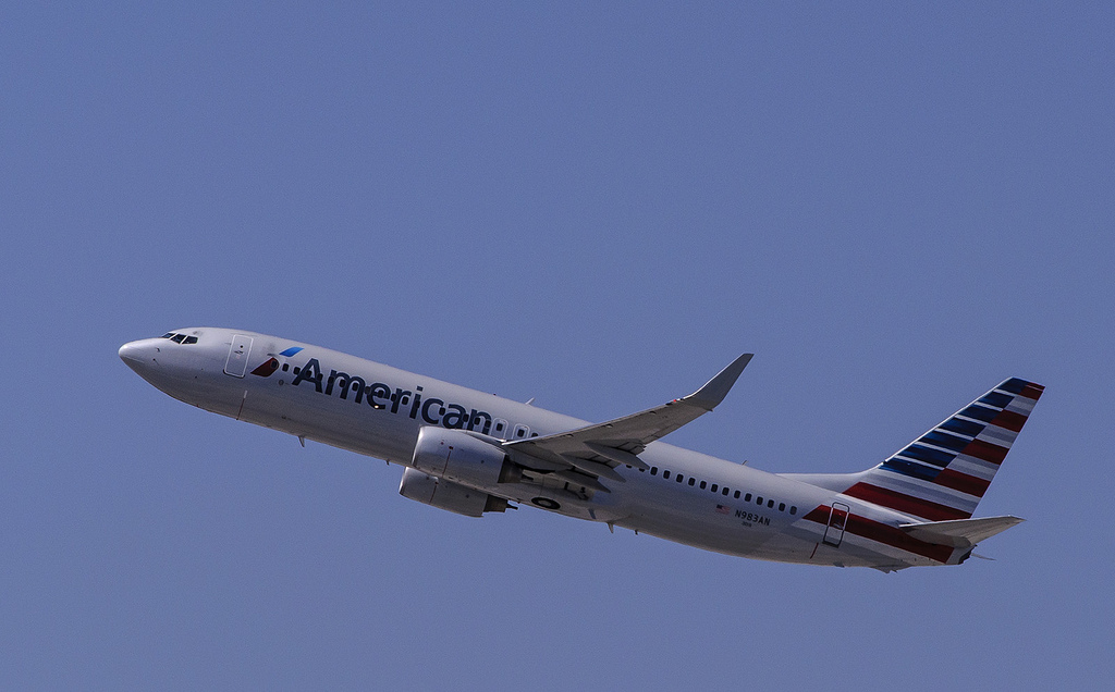 Image of American Airlines - N983AN